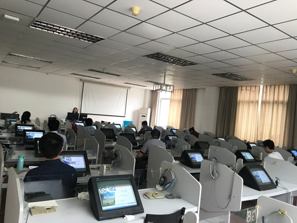 9 吴雅琦老师为国产自拍
（武汉）公派出国教师开展国别培训_副本.png